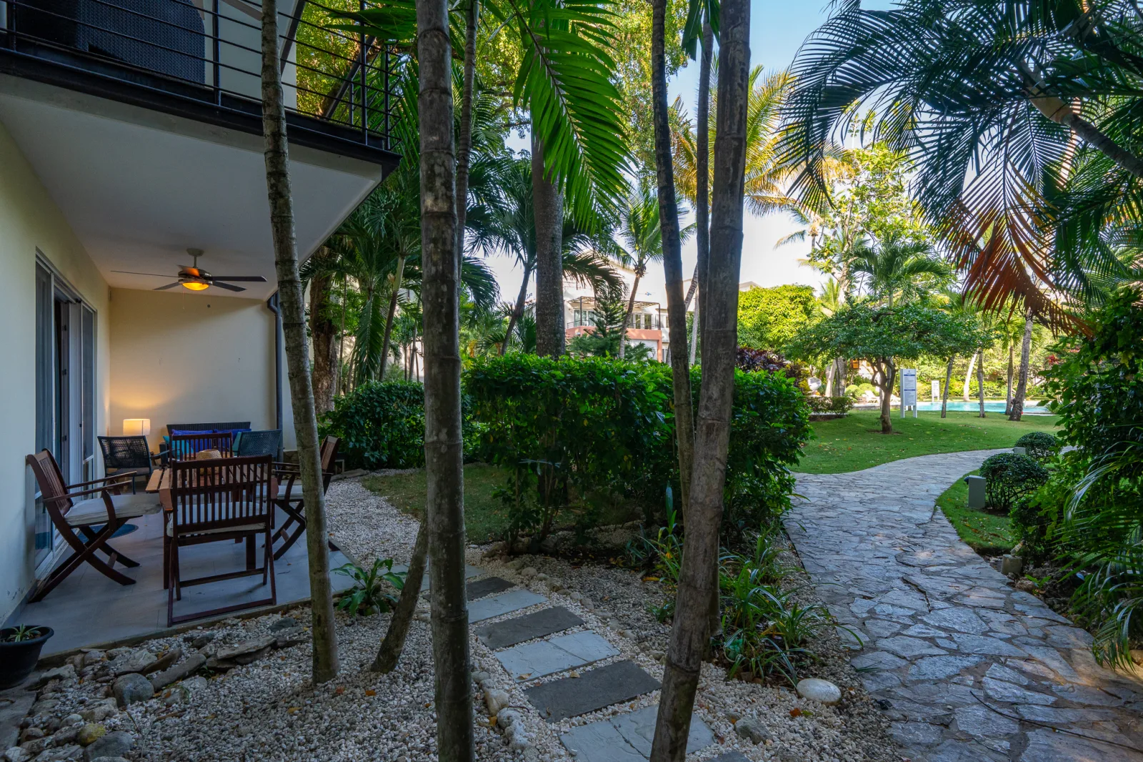 Tropical 1 Bedroom Garden Condo in Infiniti Blu