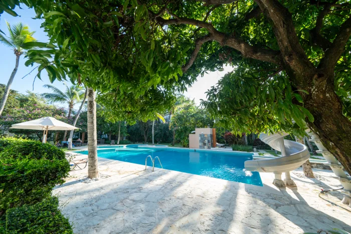 Luxury 2-Bedroom Residence in Infiniti Blu