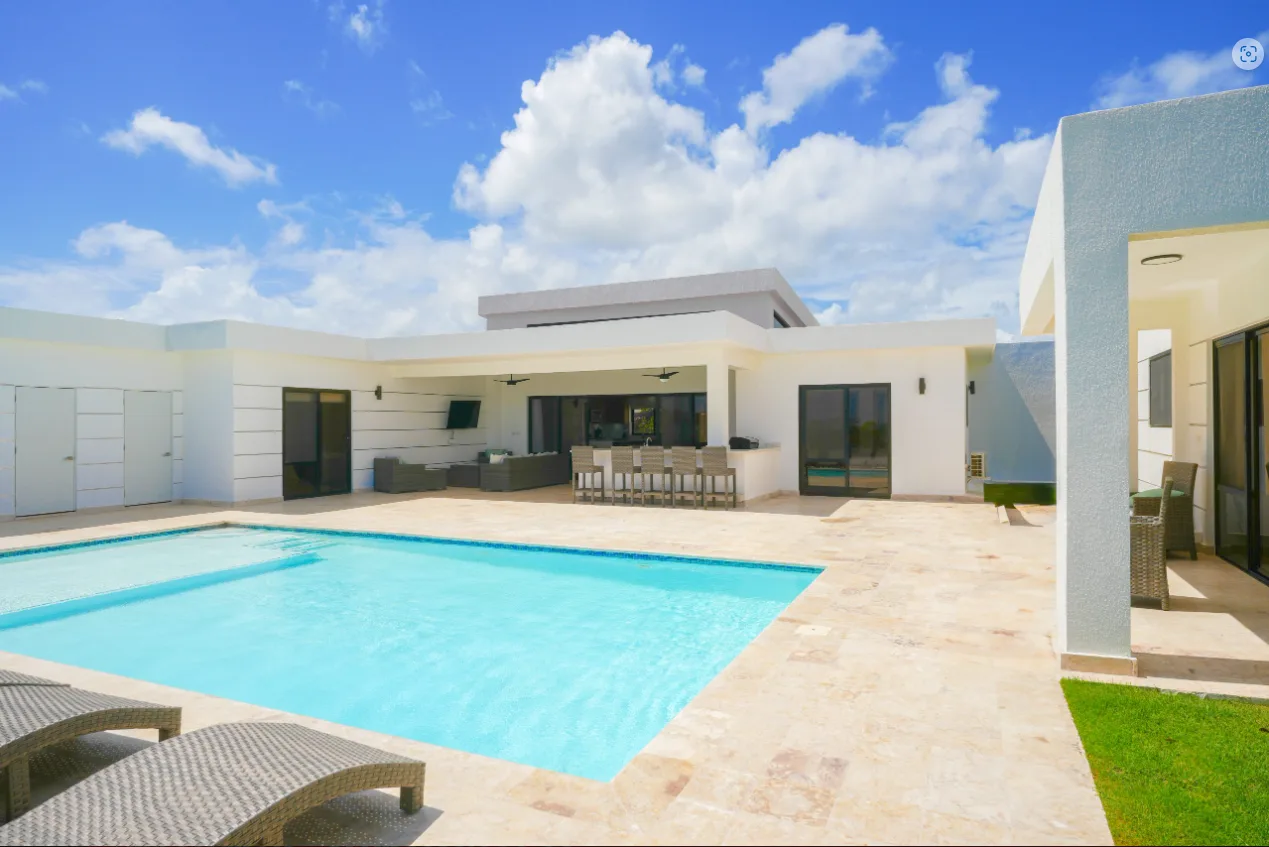 Villa Sunseeker | Custom 5-Bedroom Luxury Villa in Casa Linda