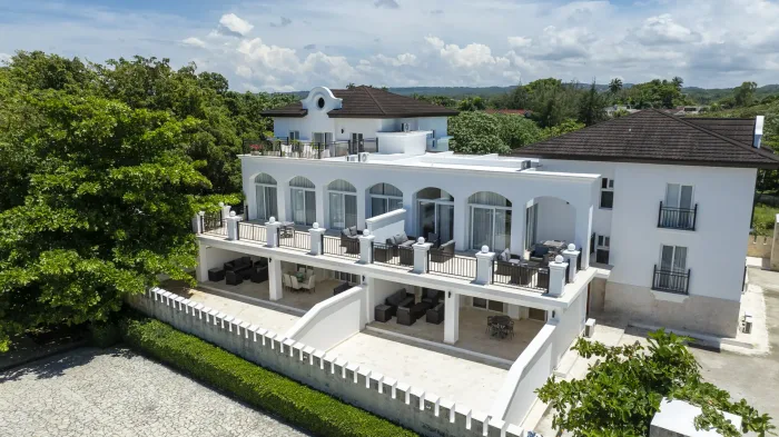 Castillo Residence | Elegant One-Bedroom Apartment in Sosua Ocean Village