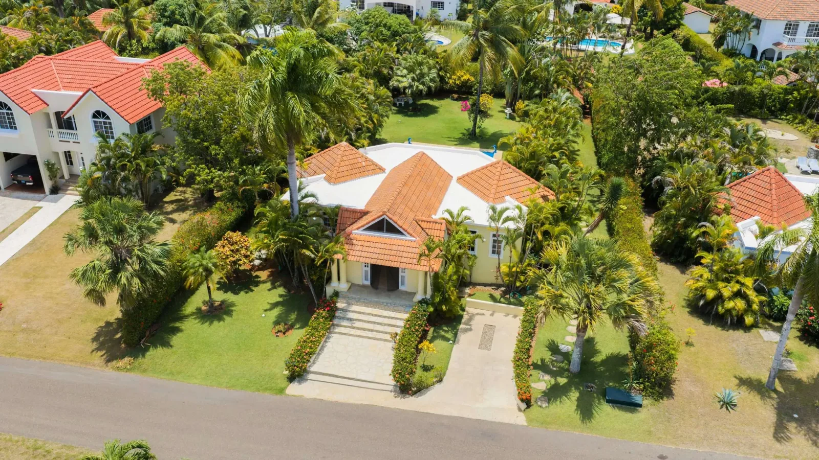 Beautifully Maintained 2-Bedroom Villa in Residencial Hispaniola