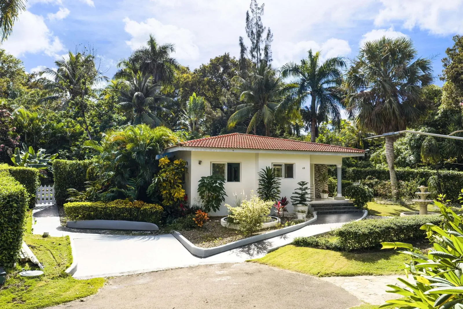 Charming 2-Bedroom Colibri Villa in Residencial Hispaniola