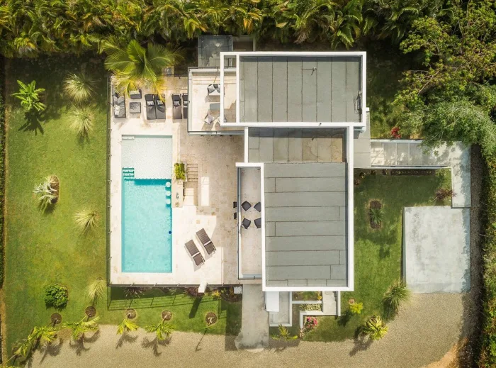 3-Bedroom Villa with Ocean Views & Private Building Lot | Casa Linda