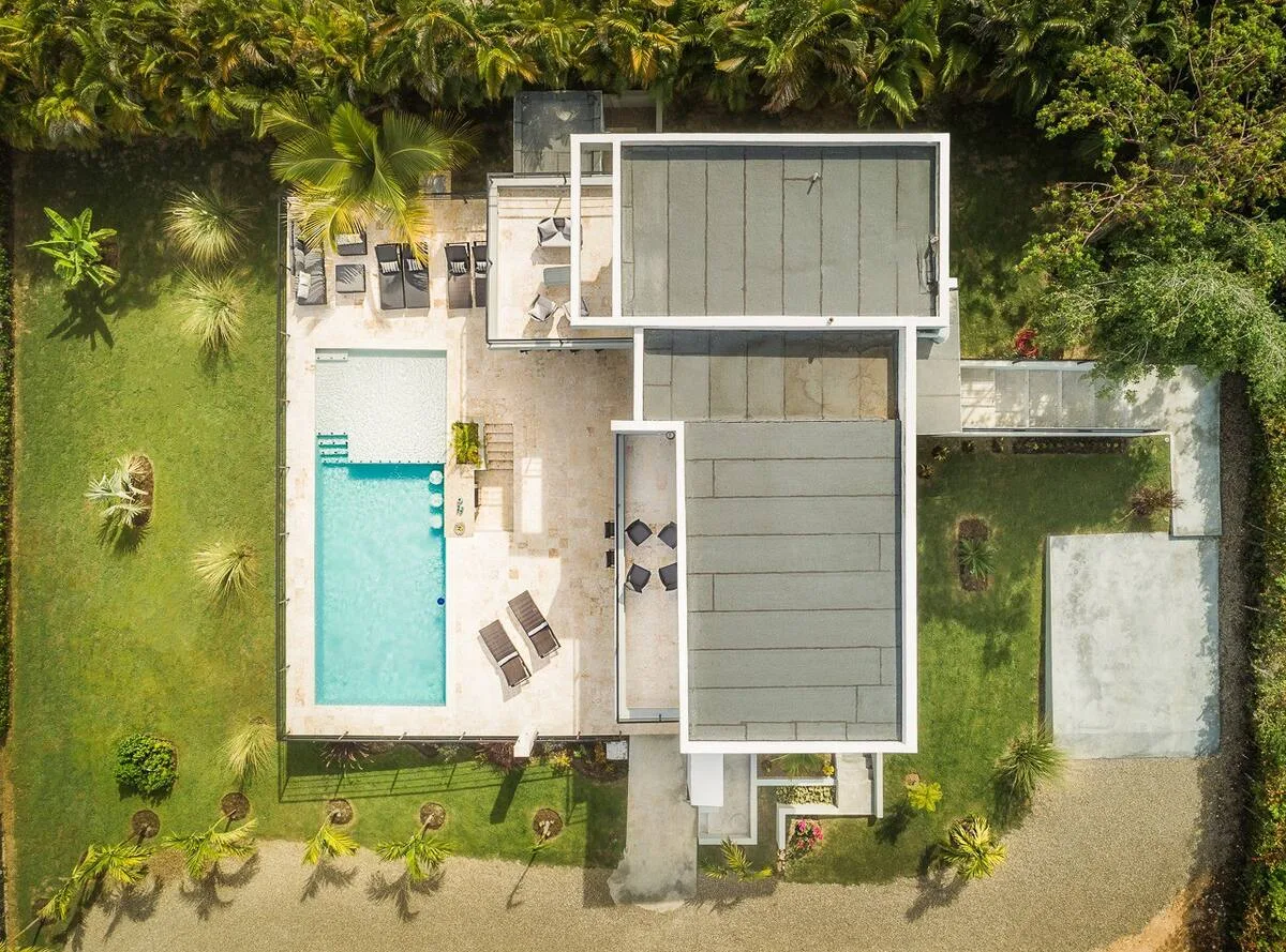 3-Bedroom Villa with Ocean Views & Private Building Lot | Casa Linda